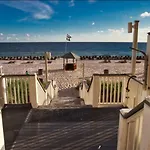 Calypso 209E 2Nd Floor Corner Unit 2 Bedroom Direct Beach Front