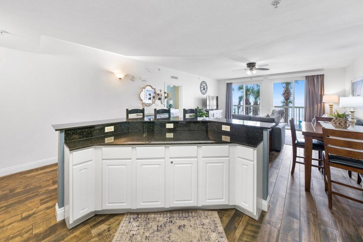 Calypso 209e 2nd Floor Corner Unit 2 Bedroom Direct Front * Panama City Beach