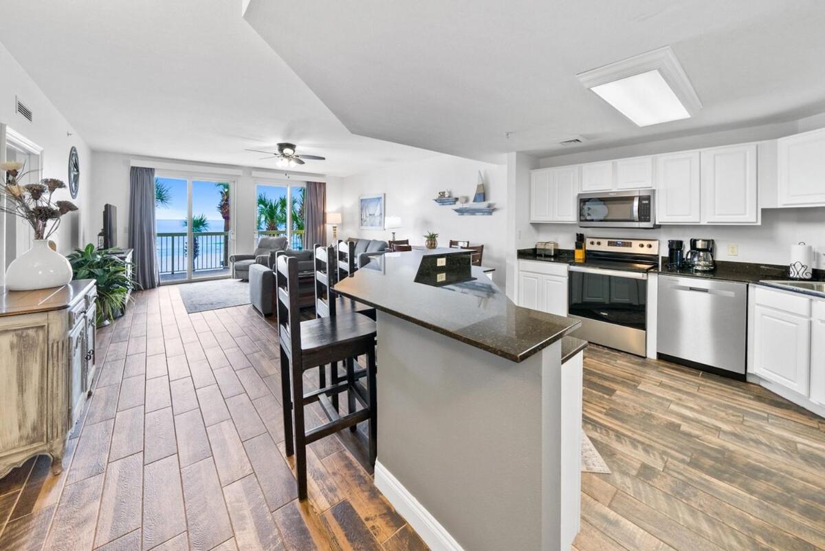 Calypso 209e 2nd Floor Corner Unit 2 Bedroom Direct Front Apartment *